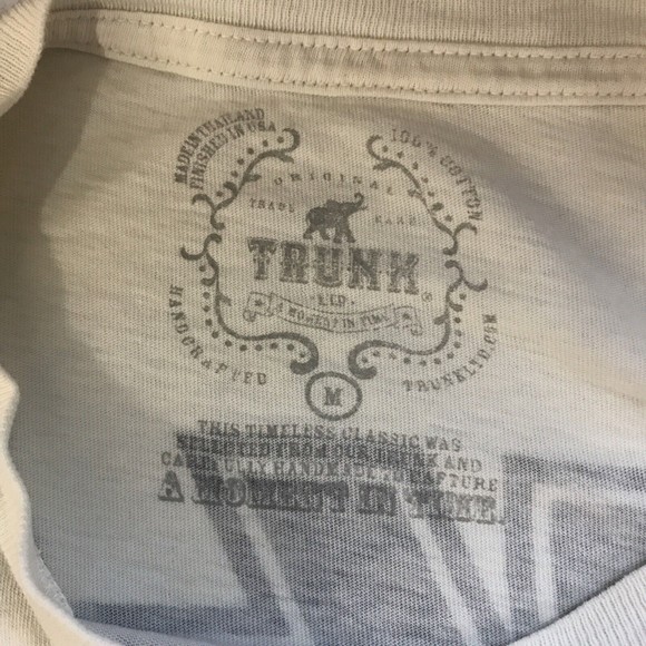 KISS 2012 Trunk Designer T Shirt Size Medium Rock & Roll KISS Shirt Front & Back - Picture 3 of 9